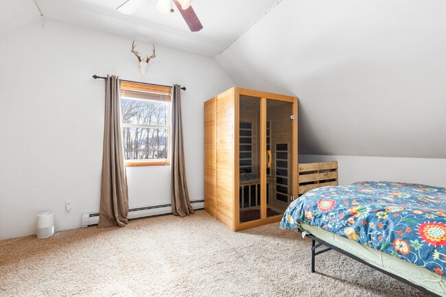 Building Photo - Spacious 4-Bedroom Home in the Heart of Sh...