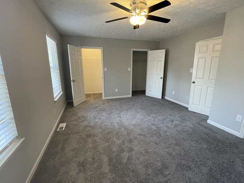 master bedroom - 182 Willow Stream Ct