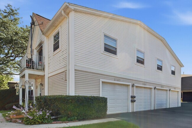 Building Photo - 1204 W Inverrary Ln