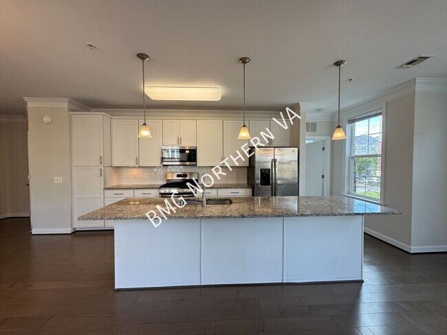 Building Photo - 13740 Endeavour Dr