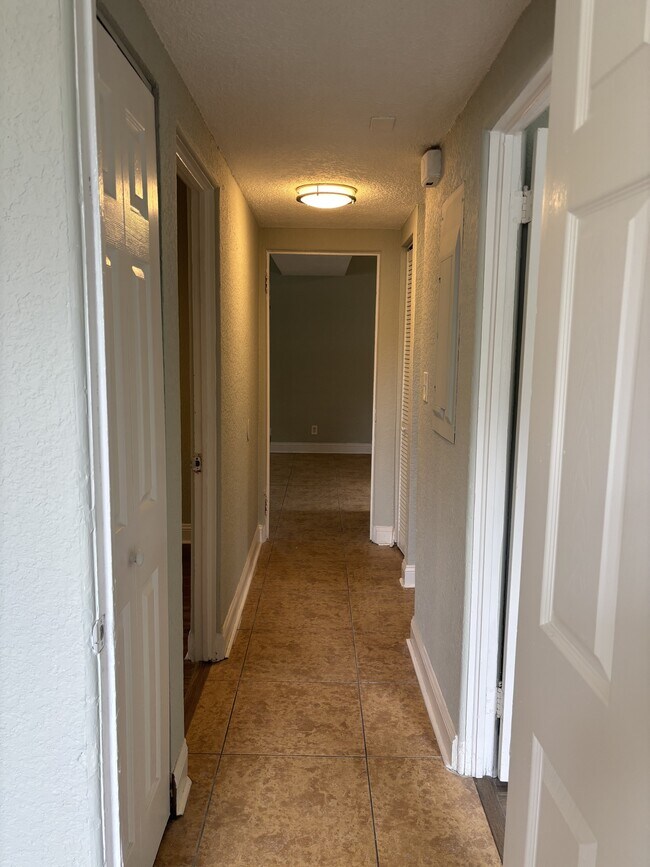 Building Photo - 10615 Biscayne Blvd