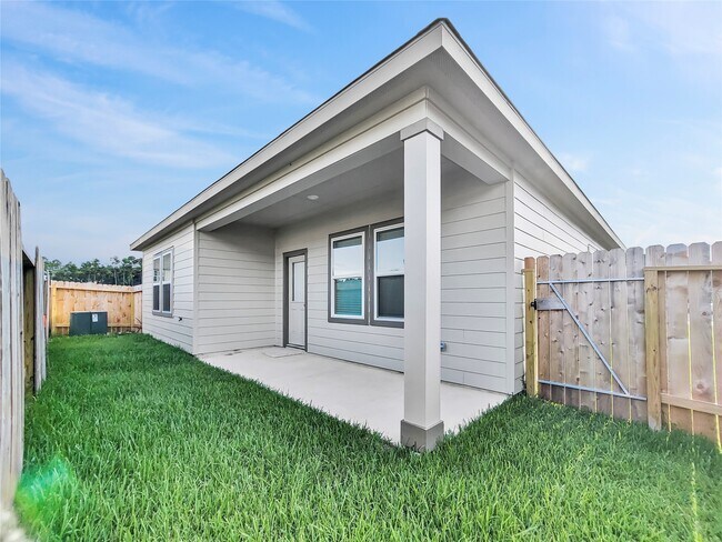 Building Photo - 28414 Selsdon Ct
