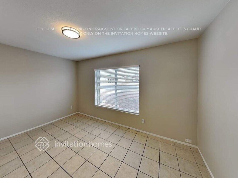 Building Photo - 4709 W Paradise Ln