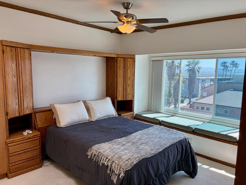 Building Photo - 1320 Seacoast Dr