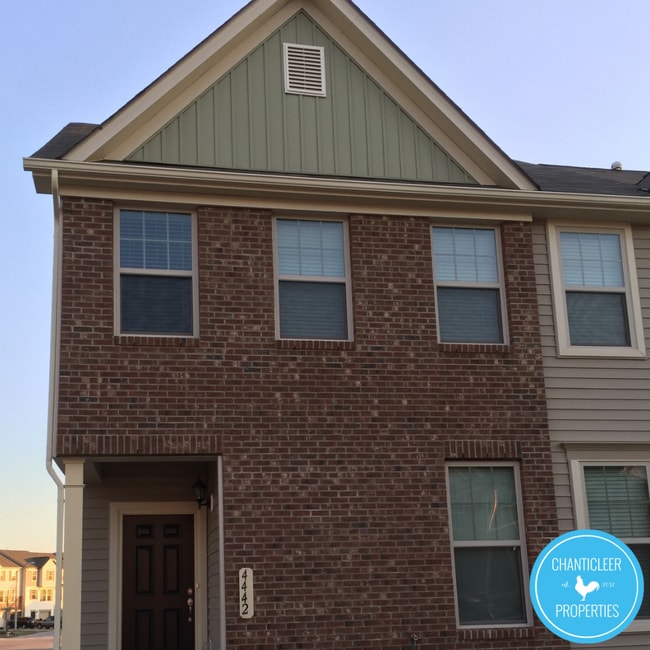 Primary Photo - 4442 Hillsgrove Rd