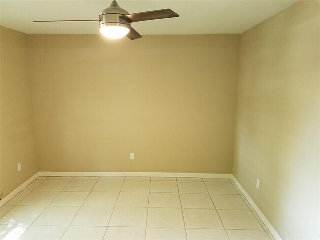 Building Photo - 5530 Melanite Ave