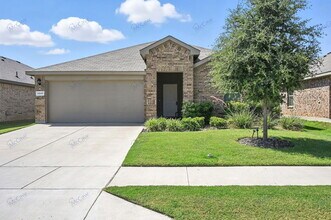 Building Photo - 3317 Winoak Dr
