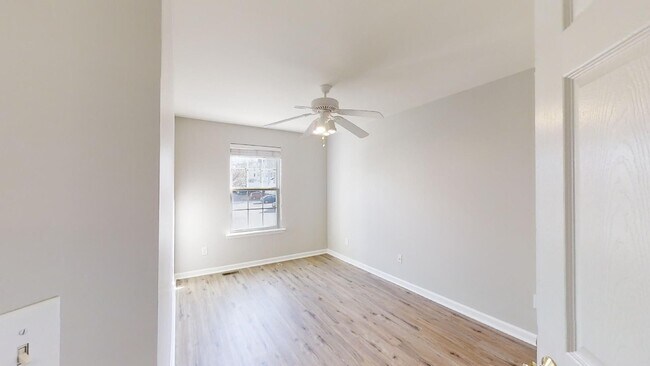 Building Photo - Townhome | Hard Surface Floors Through-Out...