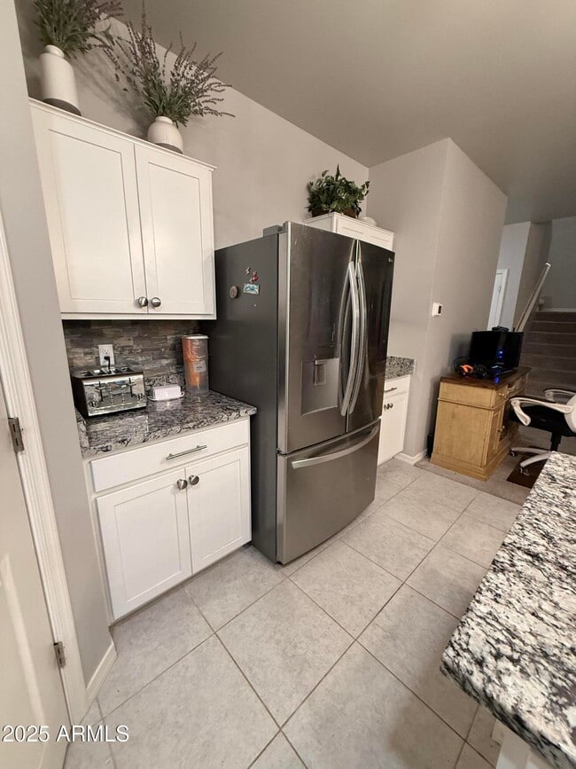 Building Photo - 6014 E Helios Dr