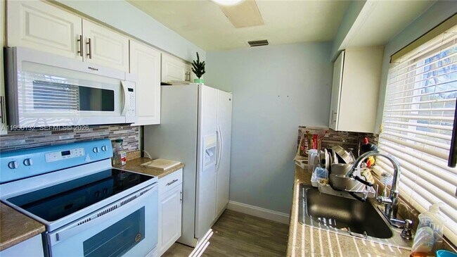 Building Photo - 6810 NW 28th St