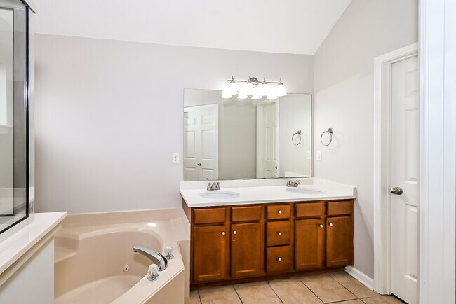 Building Photo - 6819 Kerry Valley Ln