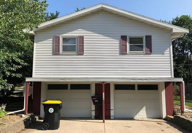 Primary Photo - Get $899 off your security deposit OR $250...