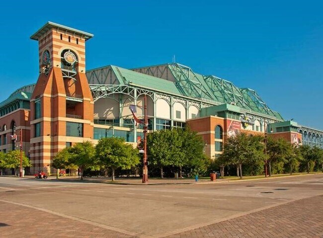 Building Photo - 2429 Parker Rd