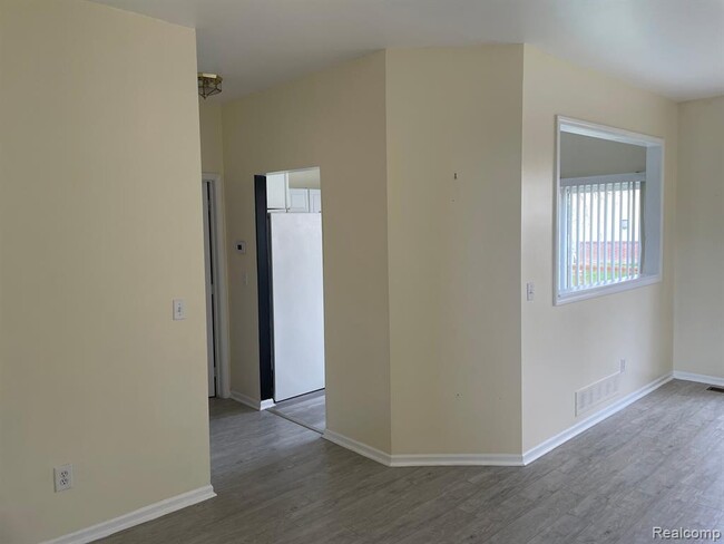 Building Photo - 38463 Saratoga Cir
