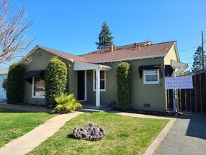 Building Photo - Raymond