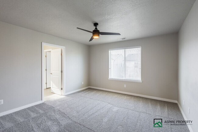 Building Photo - Heart of Meridian 4 Bed 3 Bath