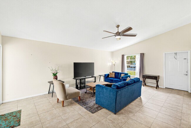 Building Photo - 7883 Blackwood Ln