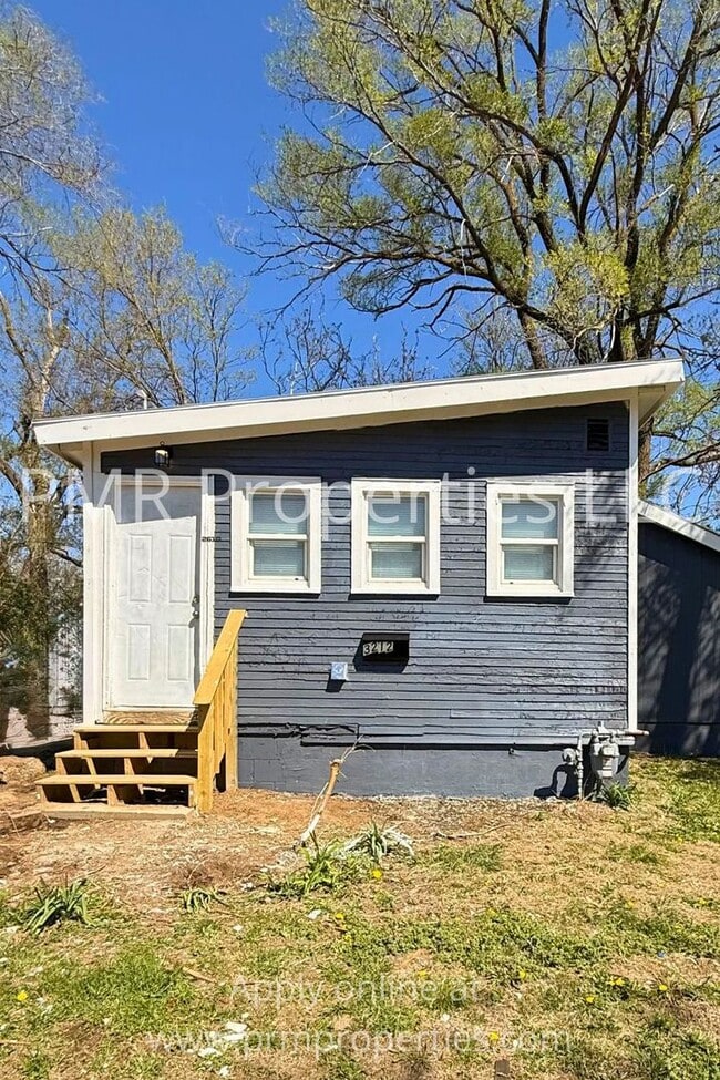Building Photo - 1 Bedroom / 1 Bathroom House