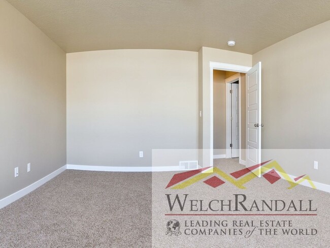 Building Photo - Beautiful 3 Bed 2 Bath Townhome in Harrisv...