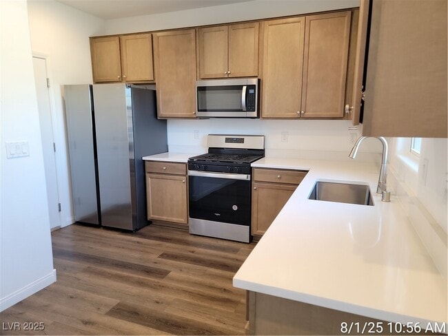 Building Photo - 420 Desert Cadence St