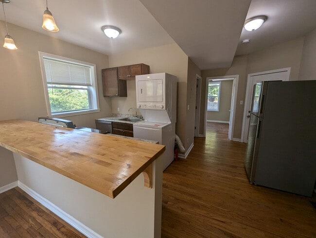 Building Photo - 3847 Russell Blvd