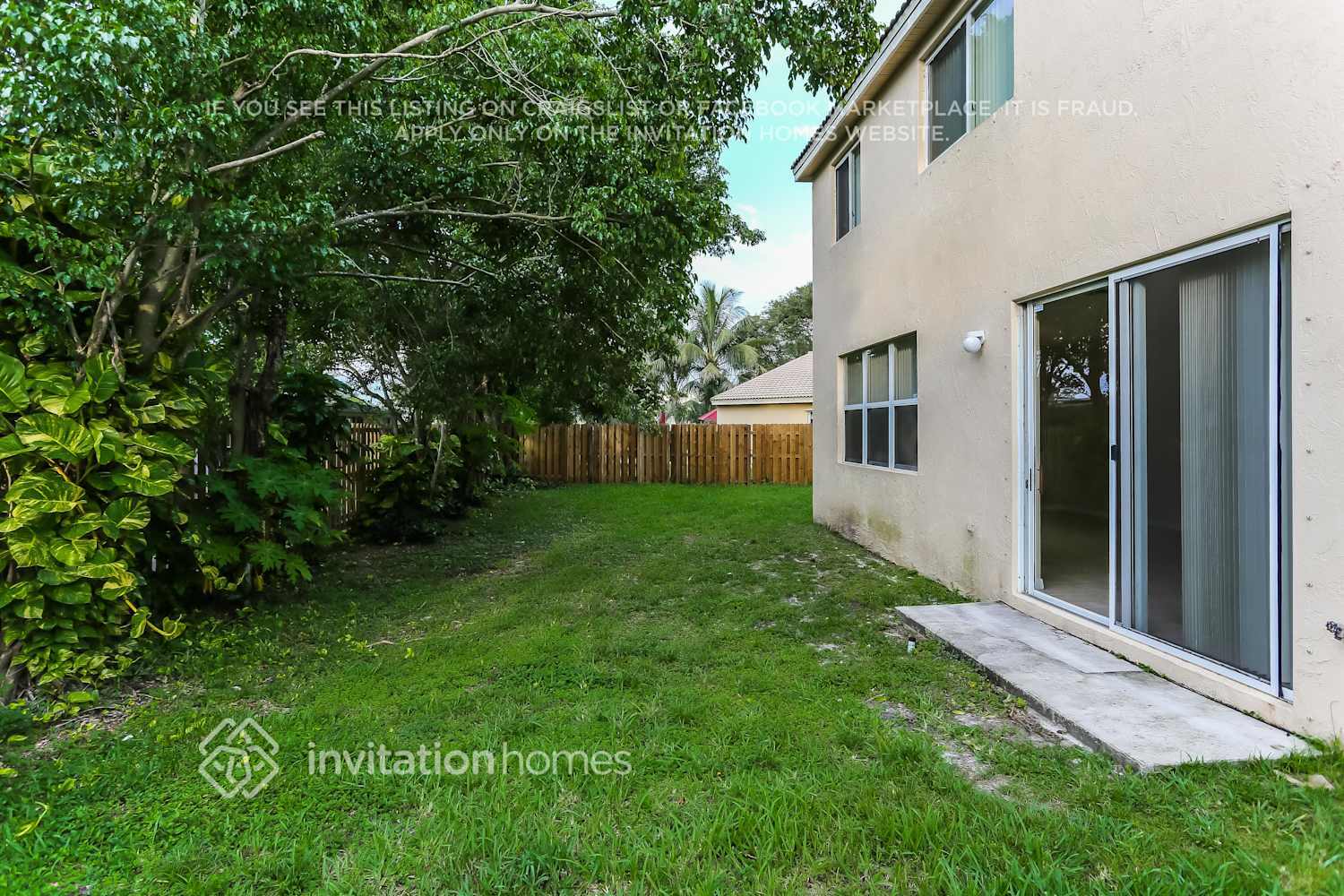 Building Photo - 10621 SW 14th Ct