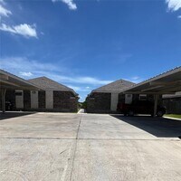 Building Photo - 8 E Garfield Ave