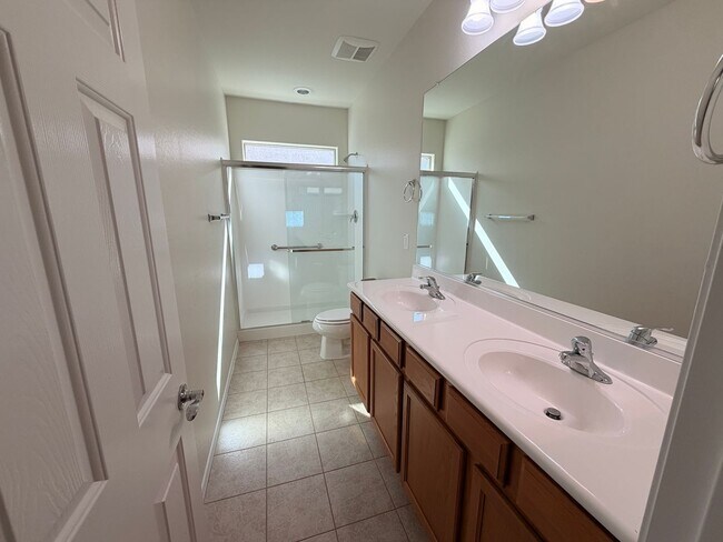 Building Photo - Live the Anthem Lifestyle! 3 Bed Home + Resort-Style Amenities