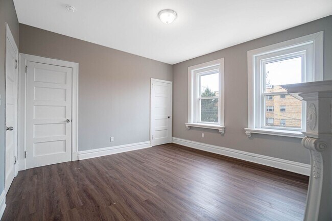 Building Photo - 205 Lincoln Ave