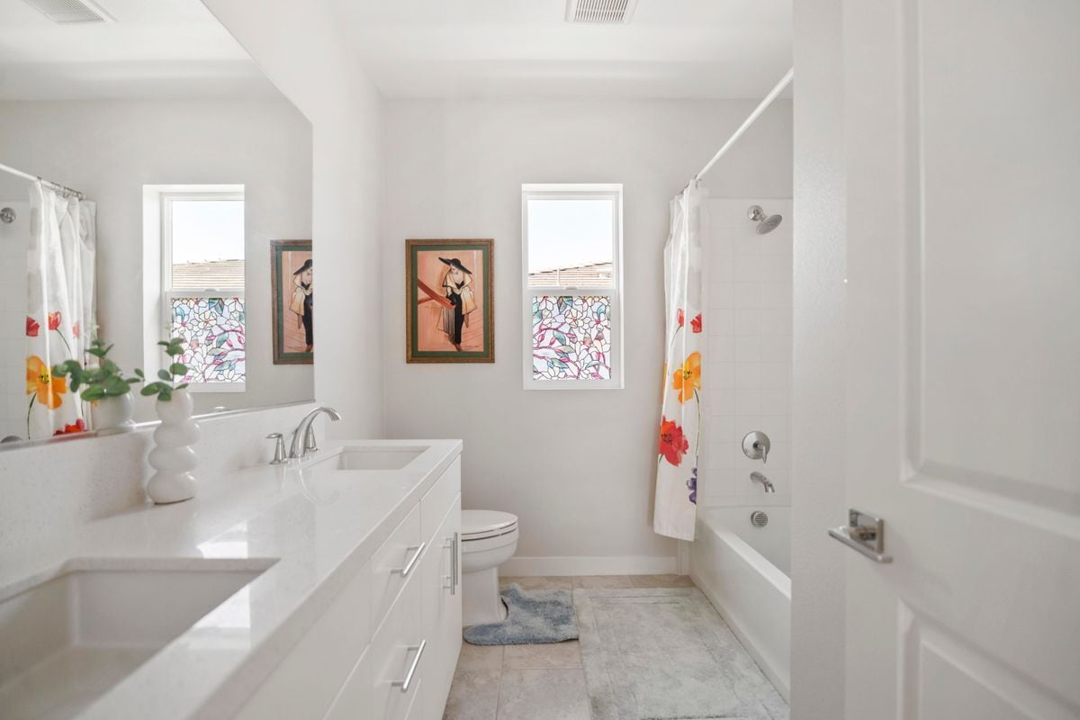 Building Photo - 151 Holliston