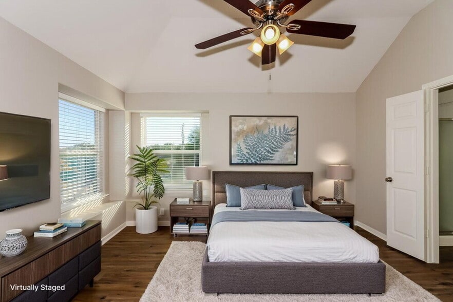 Building Photo - 2406 Glenholly Park Dr