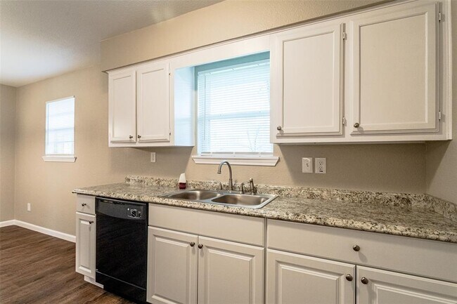 Building Photo - 10541 Cradlerock Dr