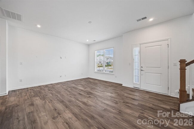 Building Photo - 16212 Leading St