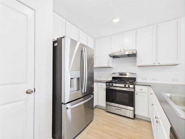 Building Photo - Comfortable and Functional 3 Bedroom, 2 Bathroom Home