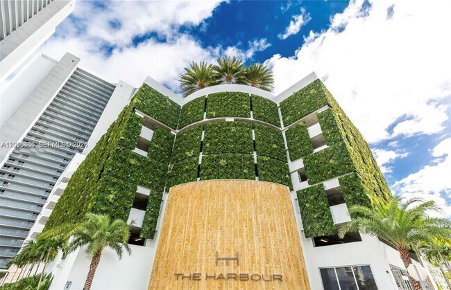 Building Photo - 16385 Biscayne Blvd