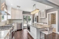 Building Photo - 76 South St