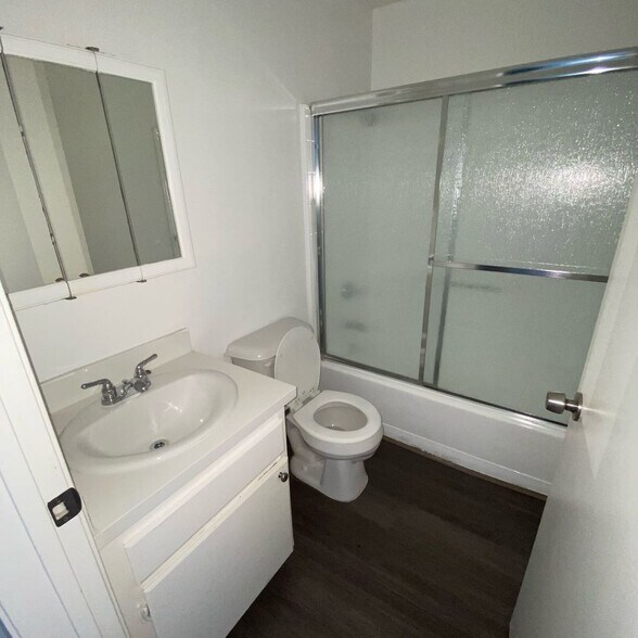 Building Photo - 827 S Wilton Pl