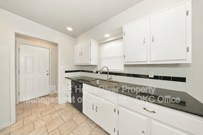 Building Photo - 2721 SE 49th St