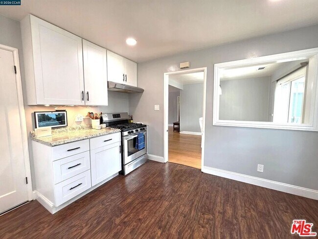 Building Photo - 2068 Revere Dr