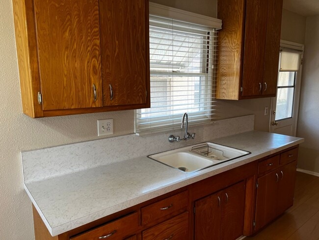 Building Photo - 1 Bedroom 1 Bath Duplex for Rent in Glendora
