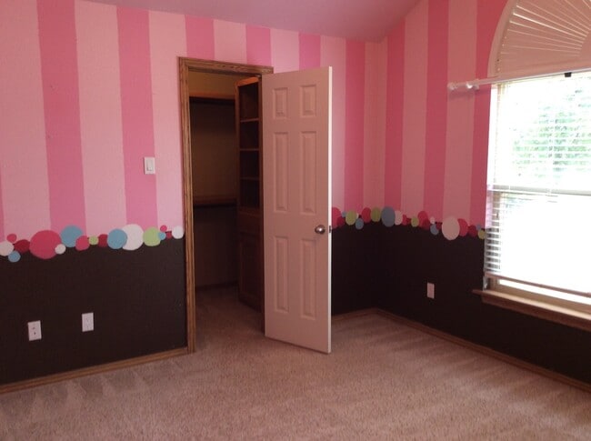 Building Photo - 1705 Tiffani Ln