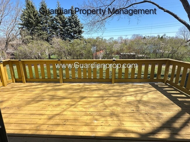 Building Photo - Champlin Single Family Home, Large Fenced Yard, Deck, 2 Car Garage,  Video Tour