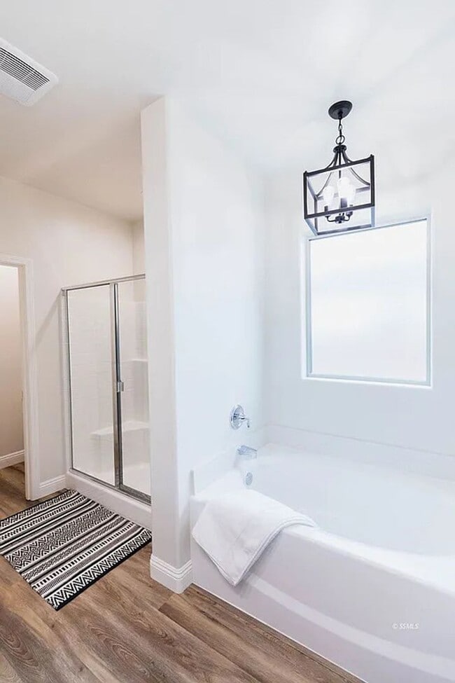 Building Photo - Charming 4-Bedroom Home with Modern Upgrad...