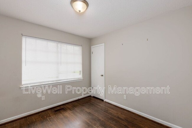 Building Photo - 7232 Naples Ave