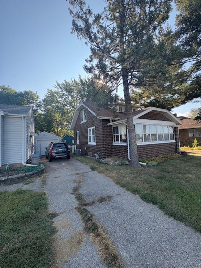 Building Photo - 3110 N Sherwood Ave