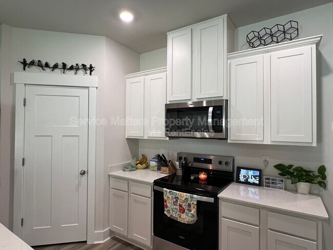 Building Photo - 5881 Cactus Dr