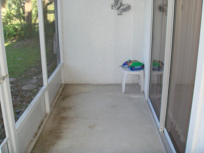 Building Photo - 2BR/2BA Downstairs Condo in Country Club V...