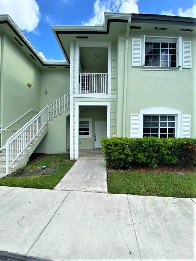 Building Photo - 2731 NE 3rd Dr