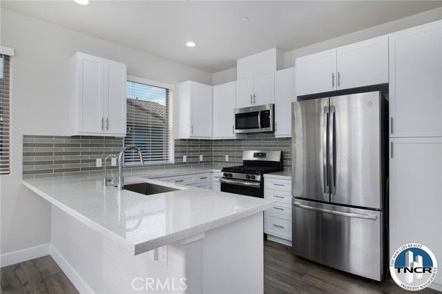 Building Photo - 9841 Alburtis Ave