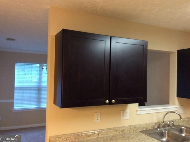 Building Photo - 4015 Yellow Pine Ct